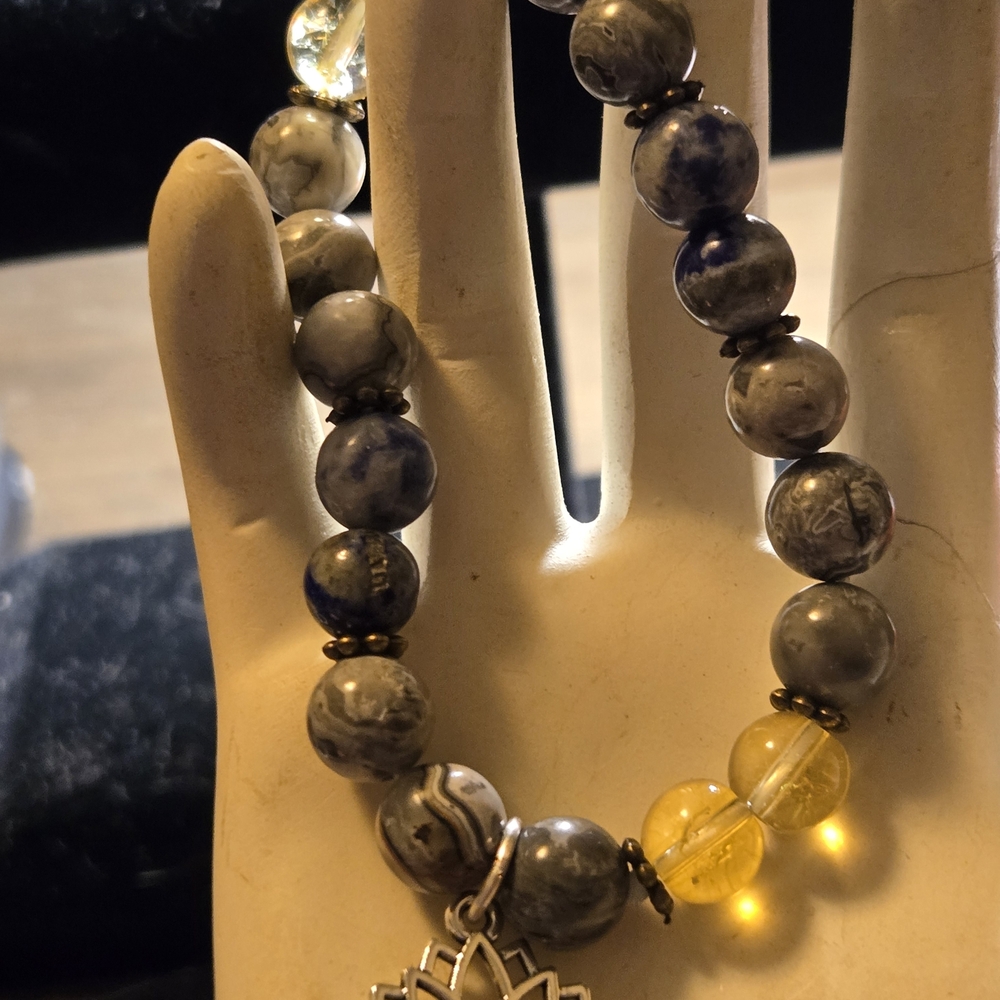 SLEEP APNEA CHAKRA BRACELET - Picture 6 of 7